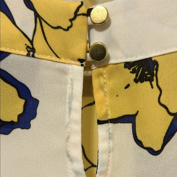 Liz Claiborne Career Butterfly Sleeve Blouse. New With Tags - Picture 7 of 7